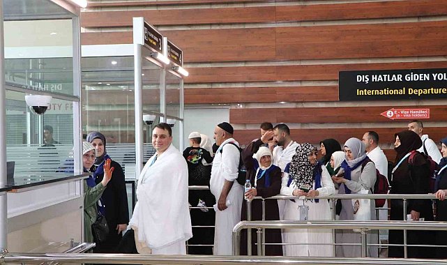 Elazığ'da 206 kişi umreye uğurlandı