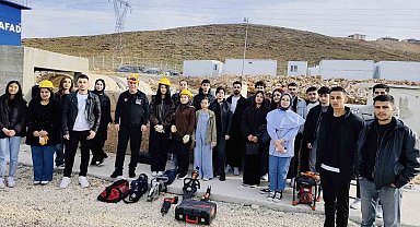 Elazığ'da öğrencilere temel arama ve kurtarma eğitimi verildi