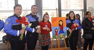 Engelli çocuklardan "Şiddete karşı sevgi" sergisi