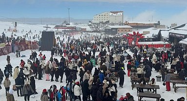 Erciyes'te ziyaretçi hedefine sezon bitmeden ulaşıldı