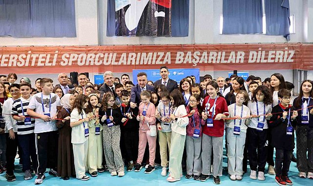 ERÜ'de 20. TÜBİTAK Ortaokul Öğrencileri Araştırma Projeleri Kayseri Bölge Yarışması Sergisi açıldı