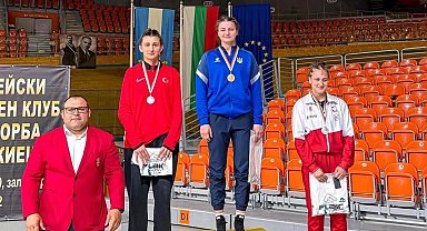 Erzincanlı güreşçiler Bulgaristan'da madalya kazandı