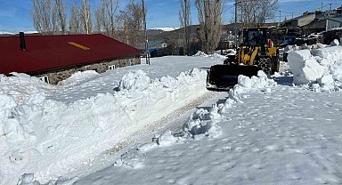 Erzurum'da karla mücadele devam ediyor