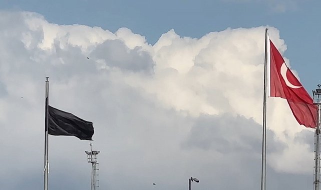 Esendere Sınır Kapısı'nda kısıtlama: İran tarafında dev siyah bayrak dikkat çekti