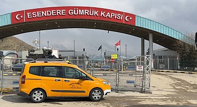 Esendere Sınır Kapısı'nda sessiz bekleyiş sürüyor