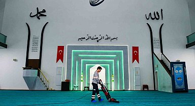 Esenyurt bayrama hazır: İlçe genelinde kapsamlı temizlik seferberliği