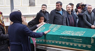 Eşi tarafından öldürülüp yakılmak istenen Semanur son yolculuğuna uğurlandı