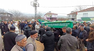 Eşi ve ailesini katletmişti: 4 kişi yan yana toprağa verildi