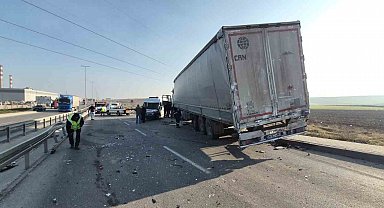 Eskişehir'de 5 aracın karıştığı zincirleme kazada 12 kişi yaralandı