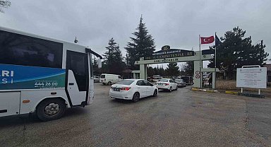 Eskişehir'de Arefe gününde Asri Mezarlık'ta yoğunluk yaşandı