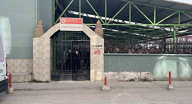 Eskişehir'de babasının öldürdüğü 13 yaşındaki kız toprağa verildi