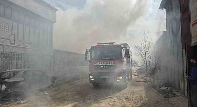 Eskişehir'de mobilya deposunda yangın