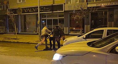 Eskişehir'de olaylı gece: Cadde ortasındaki kavga kamerada