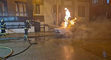 Eskişehir'de park halindeki LPG'li araç küle döndü