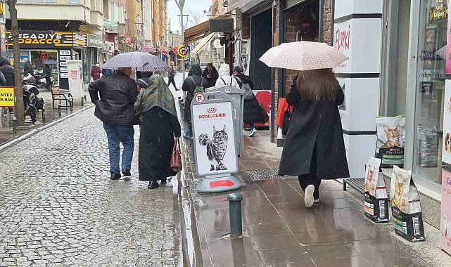 Eskişehir'de sağanak yağış etkili oldu