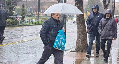 Eskişehir'e beklenen yağmur geldi
