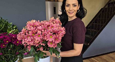 Eskişehirli çiçekçide 8 Mart mesaisi: "Not yazma telaşı çiçek seçiminden zor"