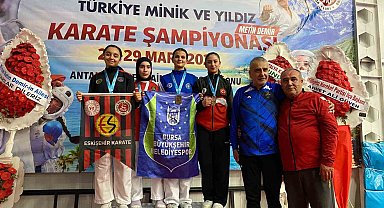 Eskişehirli karateciler Türkiye Şampiyonası'ndan madalyalarla döndü