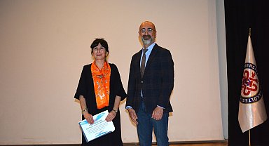 EÜTF'de Türk seramik sanatında kadın imajı ve estetik yolculuğu konuşuldu