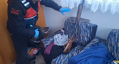 Evdeki cephanelik jandarma operasyonuyla ele geçirildi