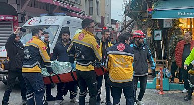 Fatihte 3 katlı binada yangın çıktı: 1 ölü 5 yaralı