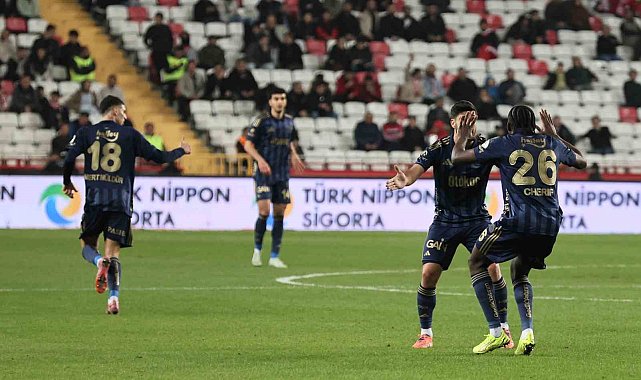 Fenerbahçe, 3. kez 2-0 geriye düştüğü maçta puan aldı