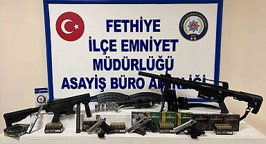 Fethiye'de polis KADES ihbarına gitti, evden cephanelik çıktı