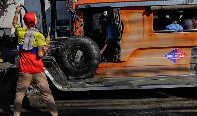 Filipinler'de ulaşım sendikaları artan yakıt fiyatlarına karşı iş bıraktı