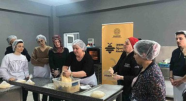 Gastronomi Akademisinde Dursunbey kabaklı ekmeği tanıtıldı