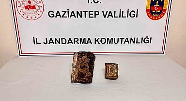 Gaziantep'te altın yazmalı 2 kitap ele geçirildi: 1 gözaltı