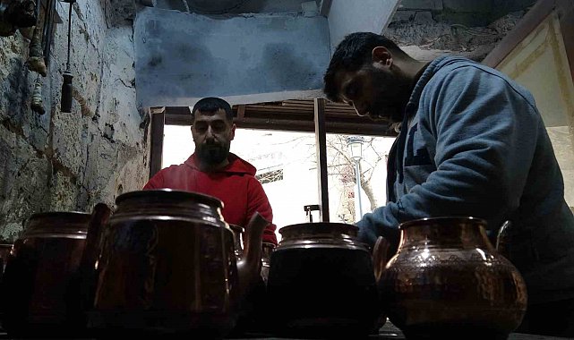 Gaziantep'te kalaycılarin bayram mesaisi