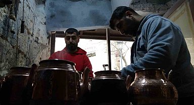 Gaziantep'te kalaycılarin bayram mesaisi