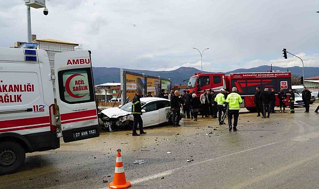 Gaziantep'te tır ile otomobil çarpıştı: 2 yaralı