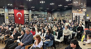 Gaziosmanpaşa'da 27 Mart Dünya Tiyatrolar Günü etkinliği düzenlendi