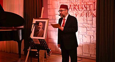 Gaziosmanpaşa'da İstiklal Marşı'nın kabulünün 105'inci yıl dönümünde Mehmet Akif Ersoy anıldı