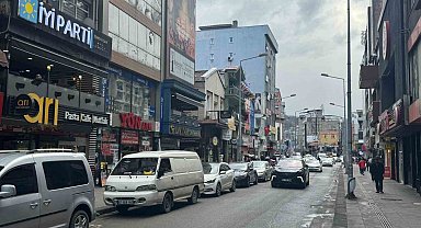 Gazipaşa Caddesi'nde hatalı parklara sürücüler isyan etti