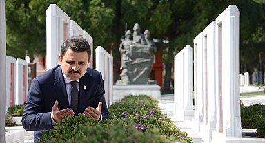 Gelibolu Tarihi Alan Başkanı Kaşdemir: "Çanakkale ruhu, bu aziz milletin kalbinde ebediyen var olsun"