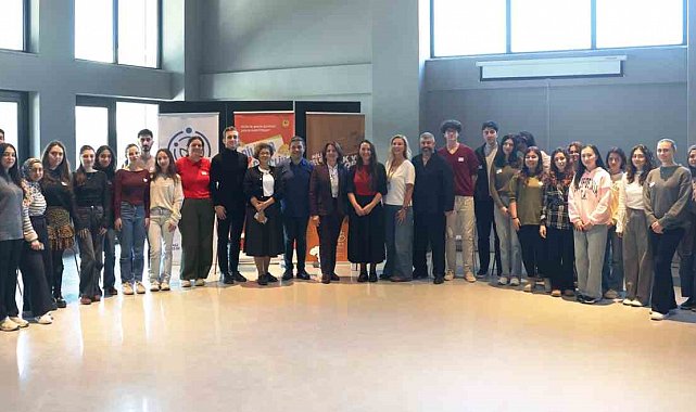 Gençler Nilüfer'de "İfade özgürlüğü" konuşuldu