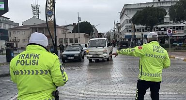 Gönen'de trafik denetimleri sürdürülüyor