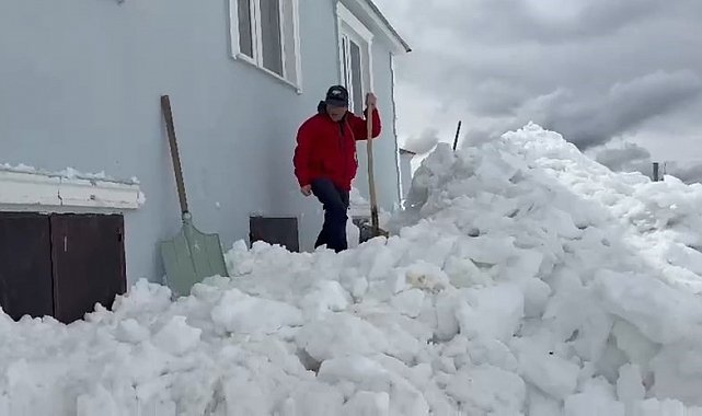 Gümüşhane'de akılalmaz olay: Ayılar bu kez kapıdan değil pencereden girdi