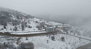 Hadim'de kar yağışı başladı