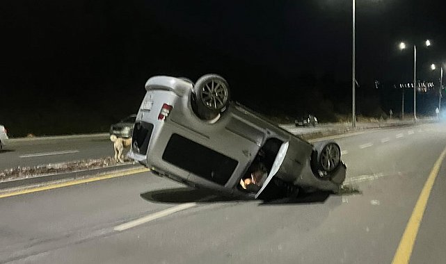 Hafif ticari araç takla attı