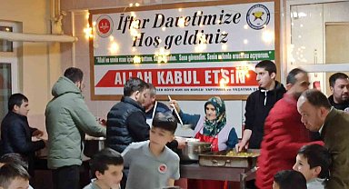 Hafız adayları din görevlileri ile iftar programında bir araya geldiler