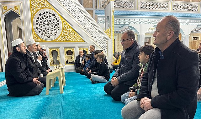 Hakkari'de Kadir Gecesi dualarla idrak edildi