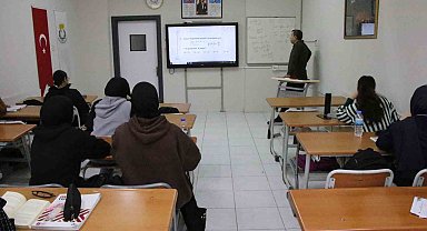 Haliliye'de gençler geleceğe eğitimle hazırlanıyor