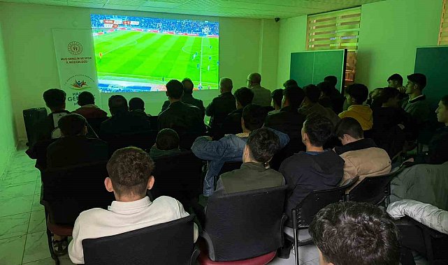 Hasköy Gençlik Merkezi'nde milli maç heyecanı