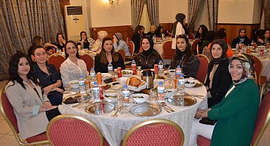 Hastane çalışanları iftar sofrasında buluştu