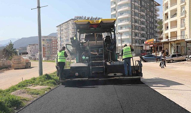 Hatay Büyükşehir Belediyesi, Yolçatı'nda asfalt serimine başladı