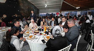 Hatay'da koruyucu aileler iftar sofrasında bir araya geldi
