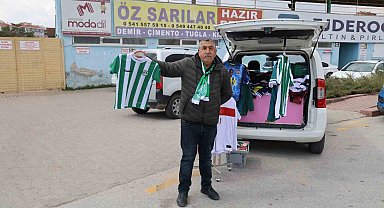 Hayatını formasını sattığı takıma adadı
